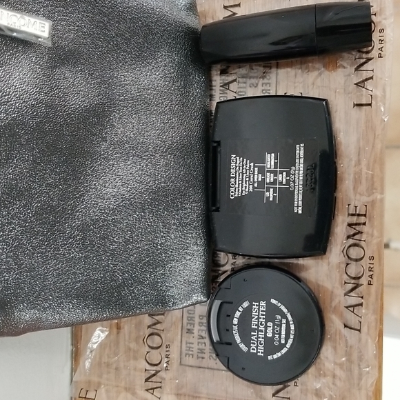 LANCOME MAKEUP BUNDLE - Picture 6 of 6